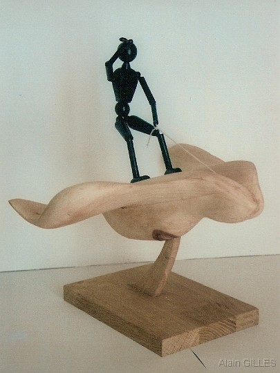 2009-10_Chevauchee_2.jpg - "Chevauchée" (Pin Cembro - largeur : 27 cm, profondeur : 30 cm, hauteur : 30 cm)