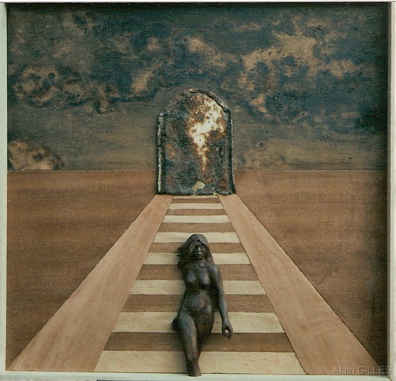 2010-12_La-porte-de-l-enfer.jpg - "La porte de l'enfer (figure en buis teinté au brou de noix) (46 x 46 cm)